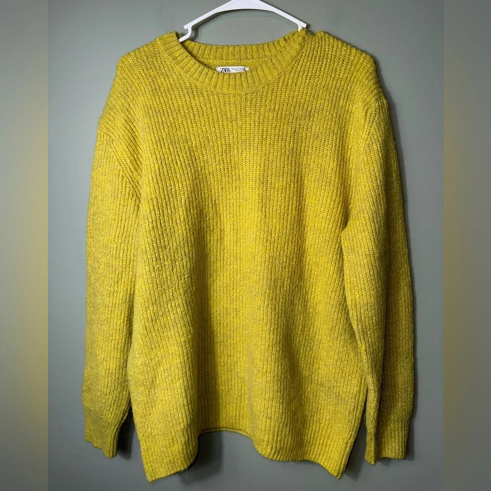 Zara Women’s‎ Yellow Crew Neck Sweater Size Medium Oversized